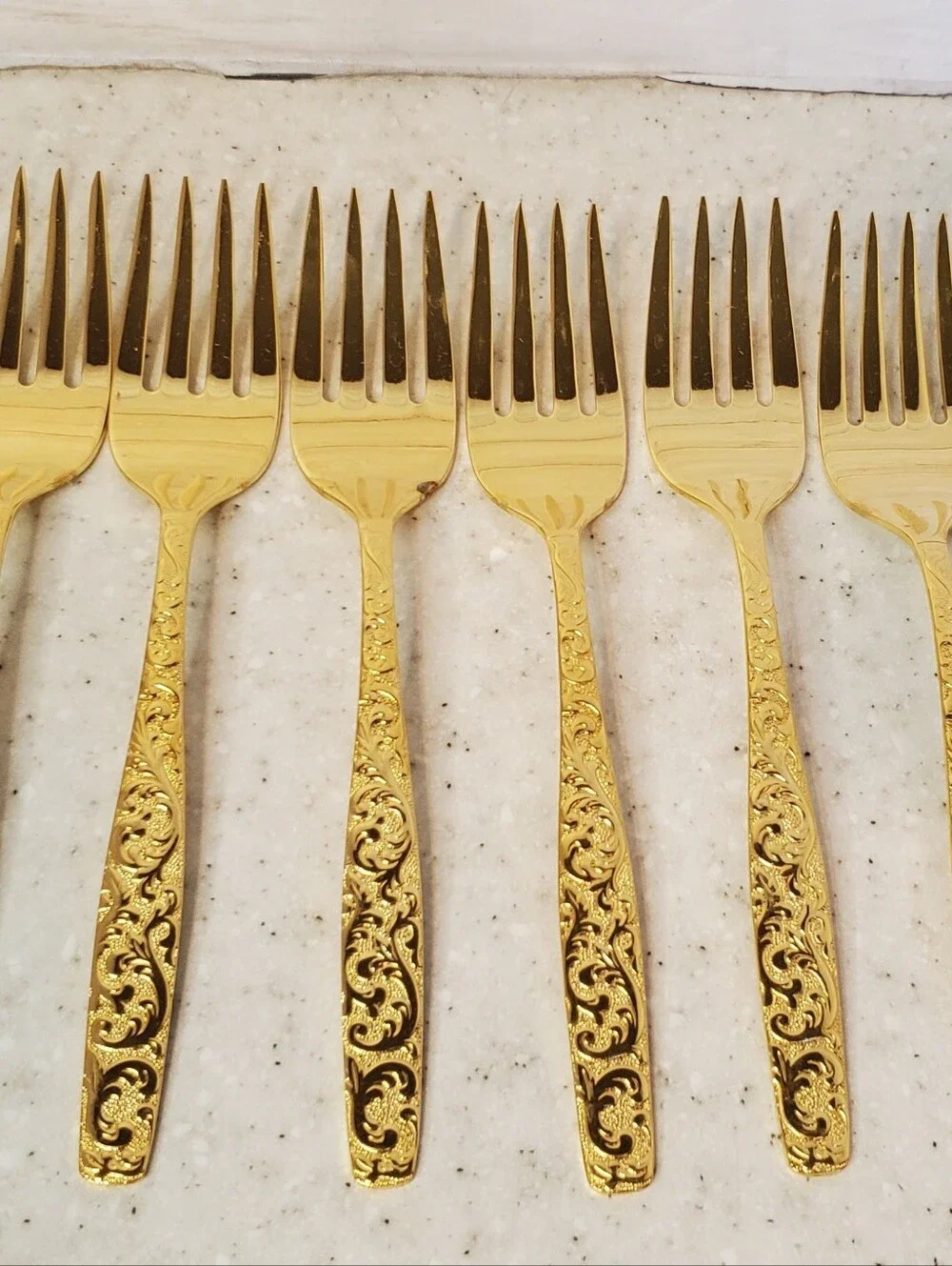 International Silver Americana Golden Heritage 44 Pc Gold Tone Flatware Set Serv
